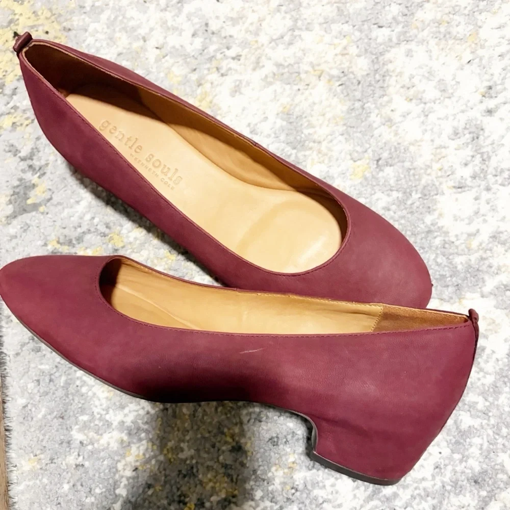 Gentle Souls Women's Maroon Loafers like new